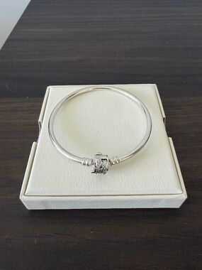 Pandora Moments Sparkling Shooting Star Clasp Sterling Silver Bangle Bracelet
